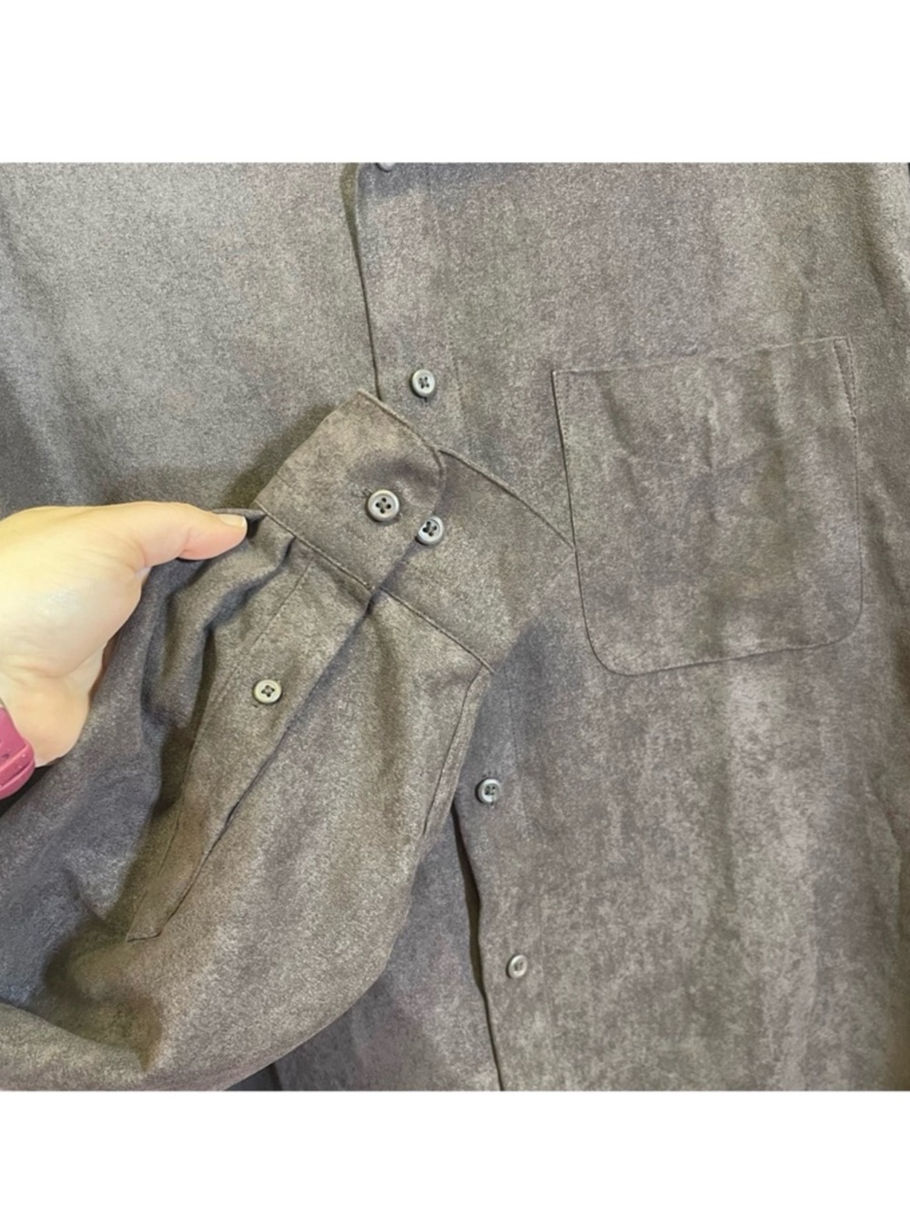 Van Heusen, Soft Suede Button Up Shirt. Size Large  16-16 1/2. Excellent cond! - Picture 5 of 6